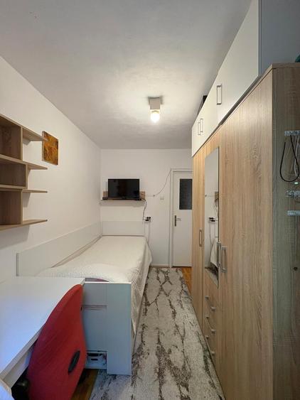 Apartament cu 3 camere semidecomandat, mobilat în Circumvalațiunii