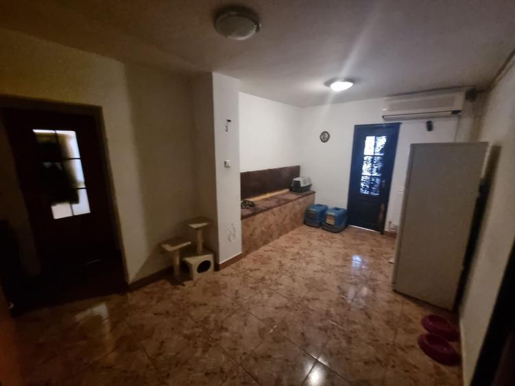 Apartament cu 2 camere decomandat, mobilat în Far