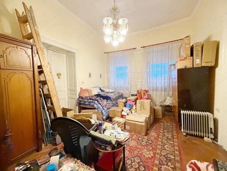 Apartament cu 4 camere semidecomandat în Central