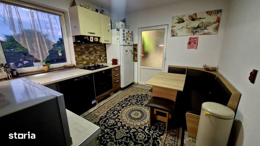 Casă cu 5 camere cu Teren 740 Mp în Central