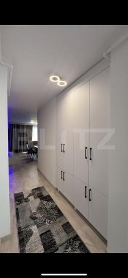 Penthouse cu 3 camere semidecomandat, mobilat în Florești