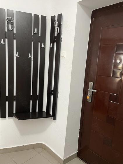 Apartament cu 3 camere semidecomandat în Theodor Pallady