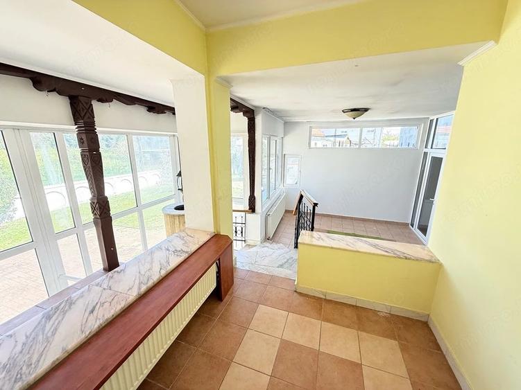 Casă cu 10 camere cu Teren 1200 Mp în Central