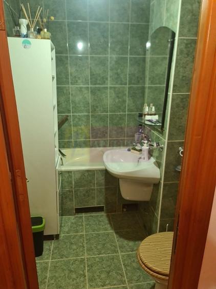 Apartament cu 3 camere decomandat în Cuza
