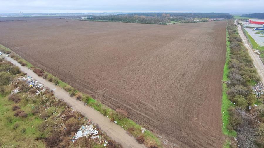 Teren Construcții intravilan de 10000 mp, în Exterior Est