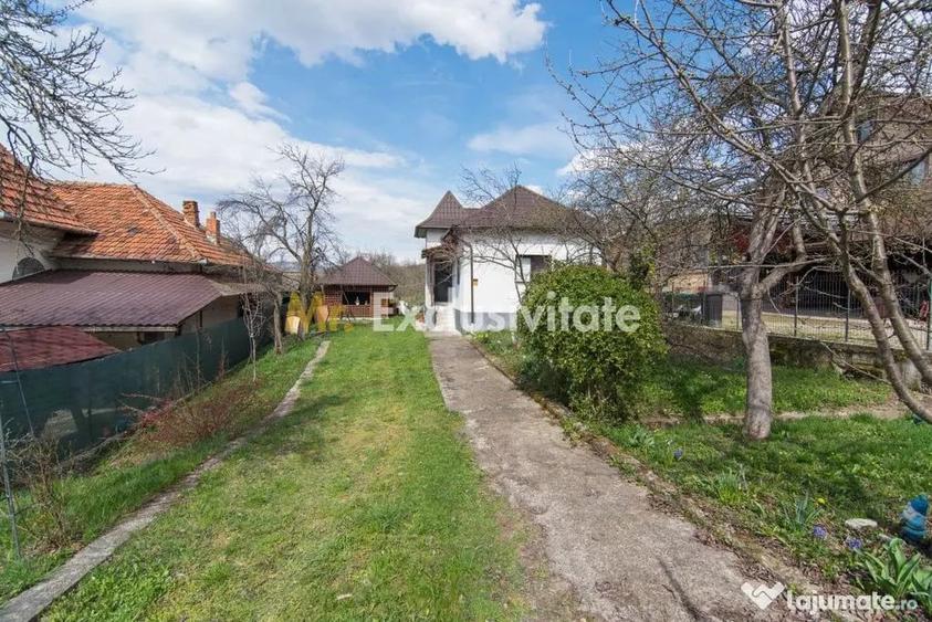 Casă cu 3 camere cu Teren 1000 Mp în Văcarea