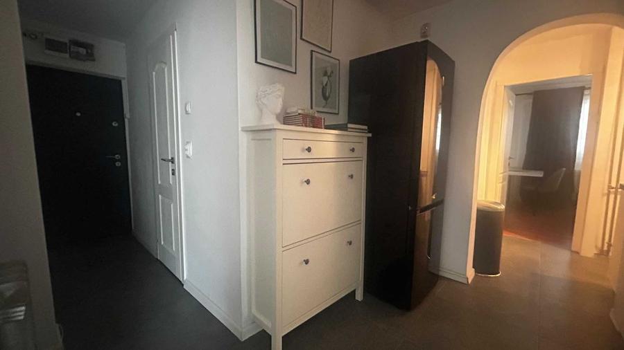 Apartament cu 2 camere decomandat în Lacul Tei