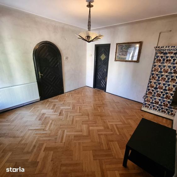 Apartament cu 3 camere semidecomandat în Cotroceni