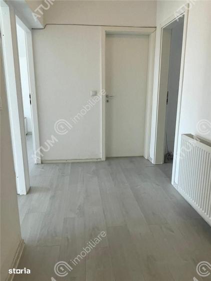 Casă cu 4 camere decomandat cu Teren 200 Mp în Roșia