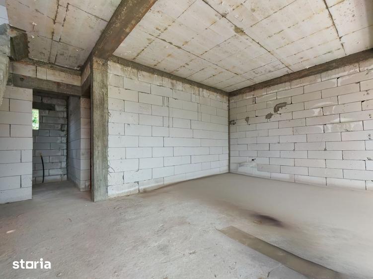 Casă cu 4 camere cu Teren 200 Mp în Lumina