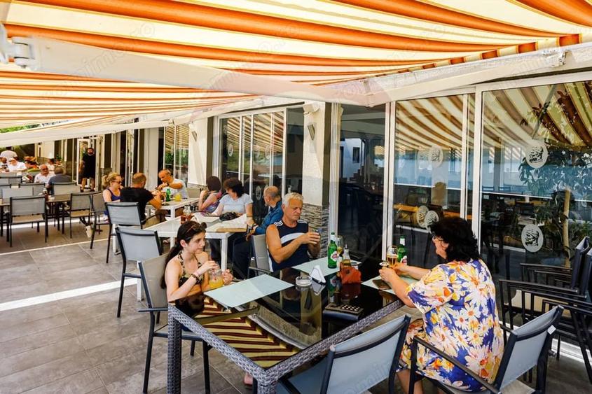 Casă cu 32 camere cu Teren 4600 Mp în Dubova