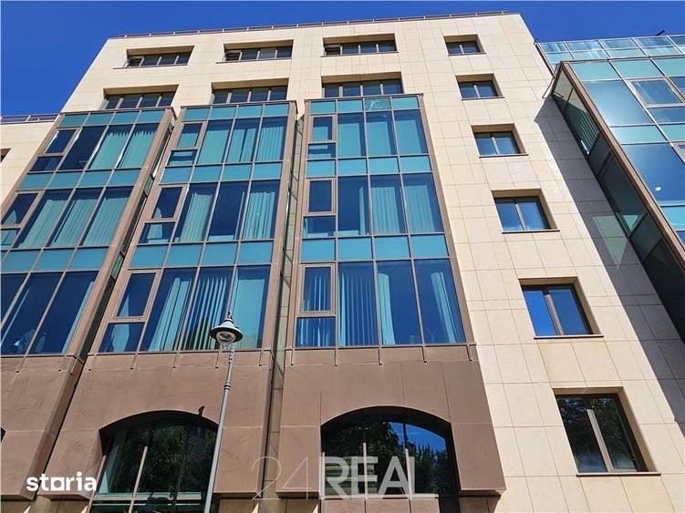 Spațiu comercial, de 821 mp, în Universitate