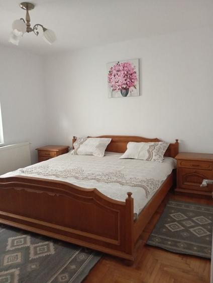 Apartament cu 3 camere decomandat în Sfântu Ilie