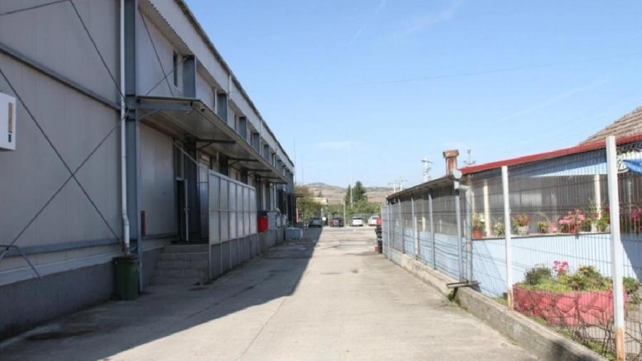 Spațiu industrial, de 1,372 mp, în Vest