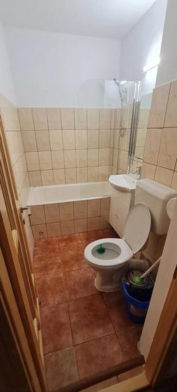 Garsonieră semidecomandată în Apărătorii Patriei