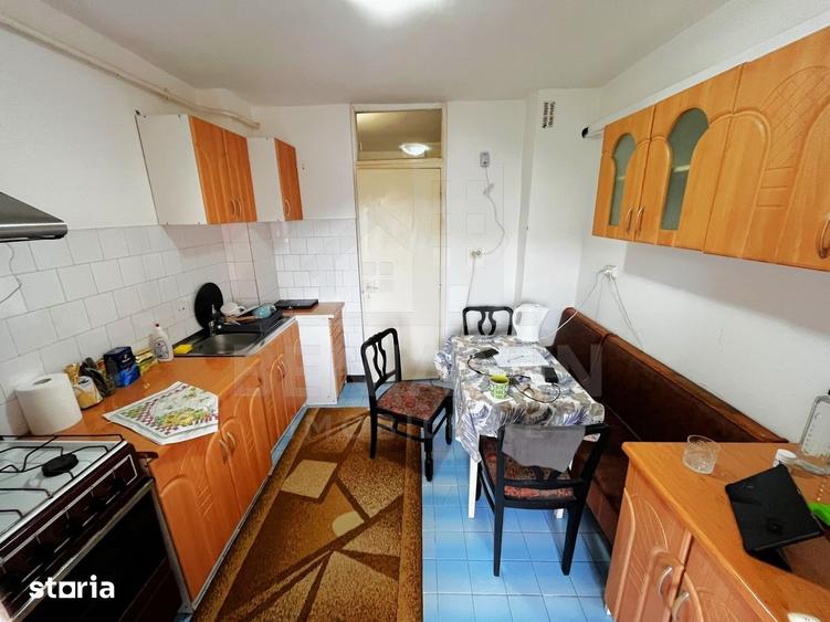 Apartament cu 2 camere decomandat în Rovine