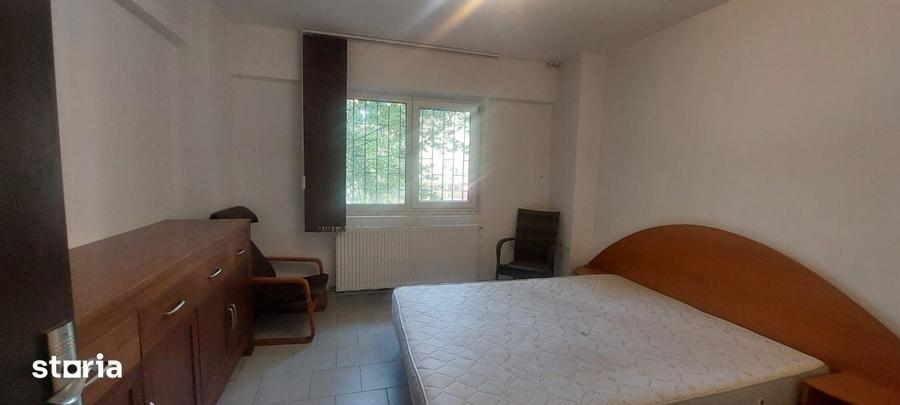 Apartament cu 3 camere decomandat în Centrul Civic