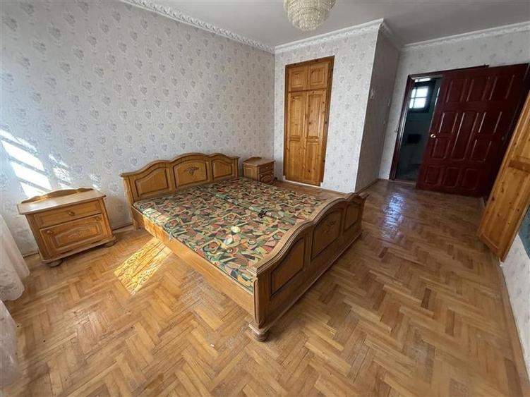 Casă individuală cu 5 camere cu Teren 5725 Mp în Calea Moinești