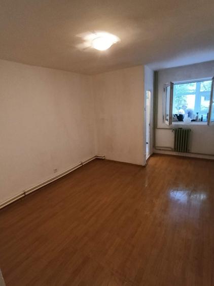 Garsonieră decomandată în Gară