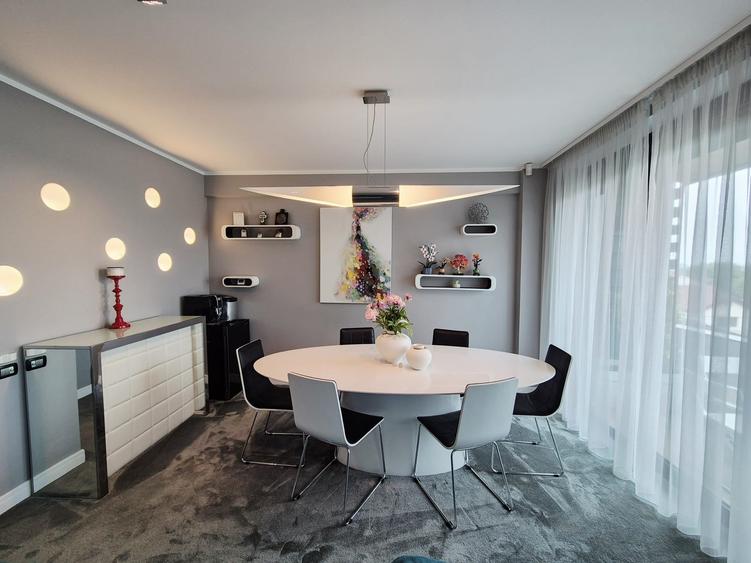 Apartament cu 4 camere decomandat în Primo