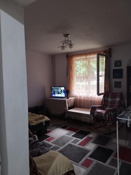 Vand ap. cu 2 cam.in zona Cornisa. - 3