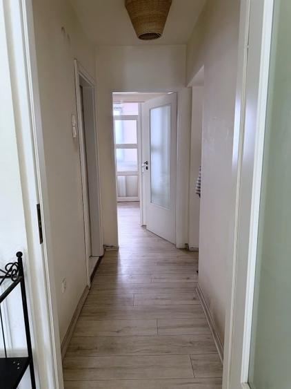 Apartament cu 3 camere semidecomandat, mobilat în Ștefan cel Mare