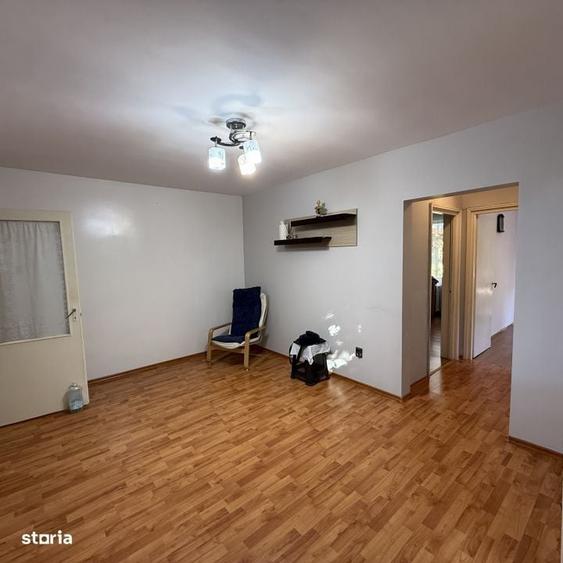 Apartament cu 3 camere semidecomandat în Central