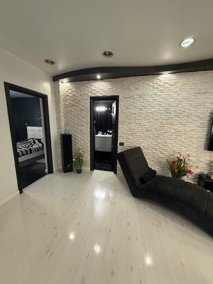 Apartament cu 3 camere decomandat în Muncii
