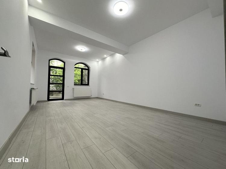 Casă cu 4 camere cu Teren 140 Mp în Vitan