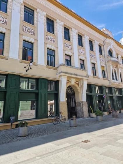 Apartament cu 5 camere semidecomandat în Unirii