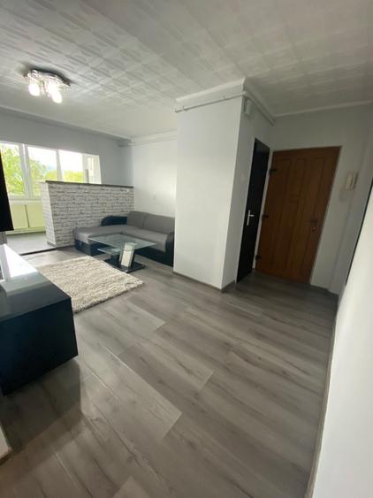 Apartament cu 2 camere decomandat în Republicii