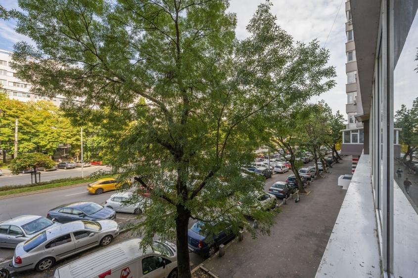 Apartament cu 3 camere decomandat în Lujerului