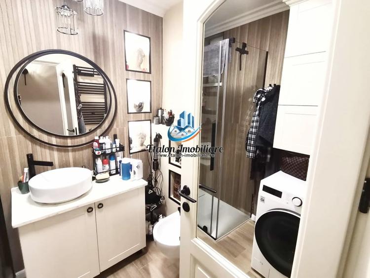 Apartament cu 3 camere semidecomandat în Mărăței