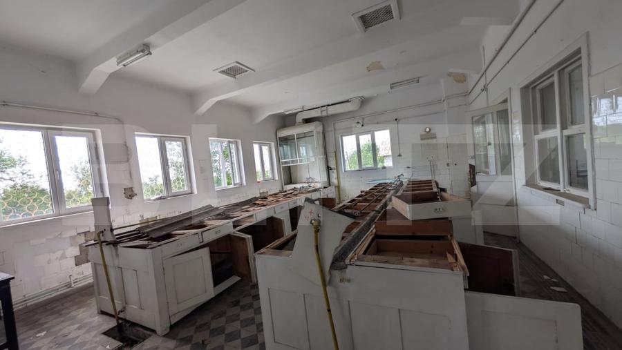 Casă individuală cu 5 camere cu Canalizare în Moreni