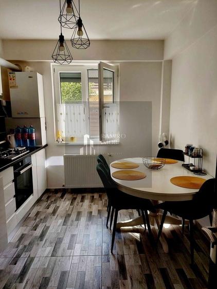 Apartament cu 2 camere decomandat, mobilat în Central