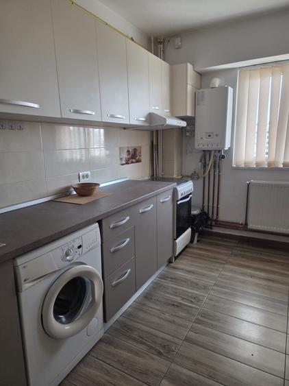 Apartament cu 2 camere semidecomandat în Intim