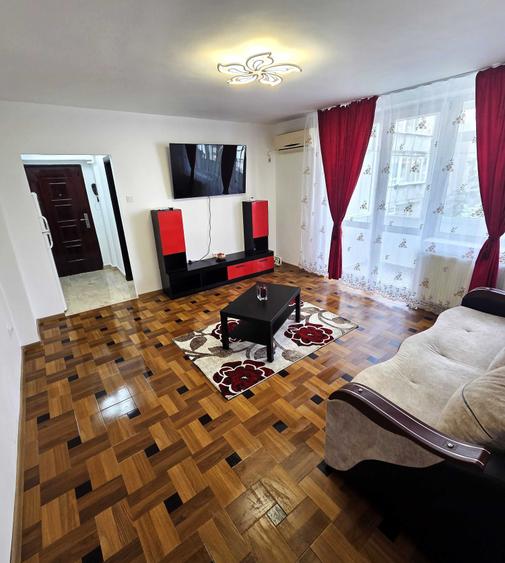 Apartament cu 2 camere semidecomandat în Gara de Nord