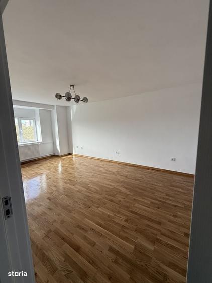 Apartament cu 3 camere în Nerva Traian