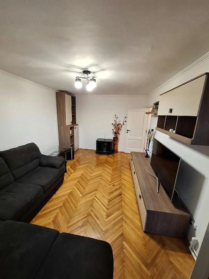 Apartament cu 2 camere decomandat în Micro 20