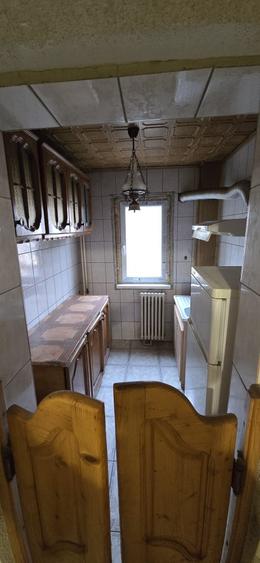 Inchiriez 3 camere bloc vechi - 4