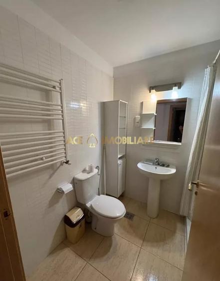Apartament cu 3 camere decomandat, mobilat în Basarabia
