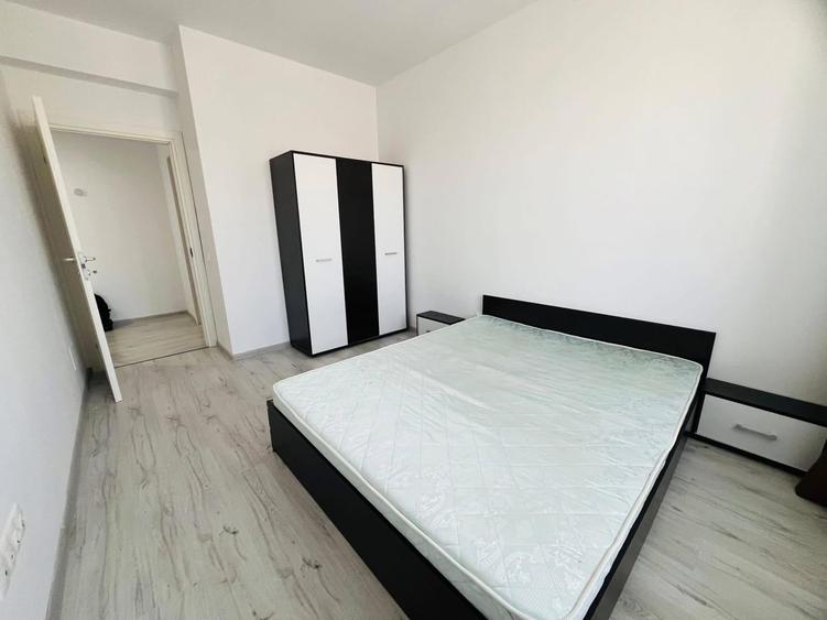 Apartament cu 3 camere semidecomandat în Drumul Taberei