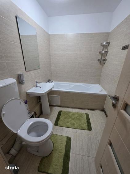 Apartament cu 3 camere decomandat în Titan