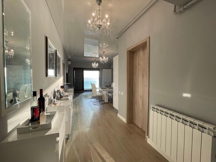 Statiunea Mamaia--Centru, apartament deosebit cu vedere frontala spre lac - 5