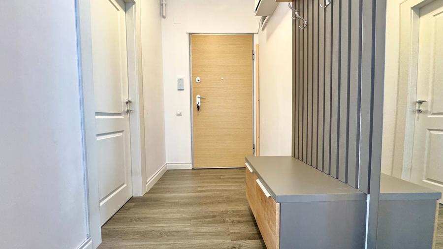 Apartament cu 2 camere decomandat în P-ta Presei Libere