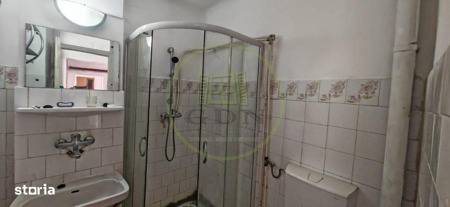 Apartament cu 4 camere decomandat în 1 Mai