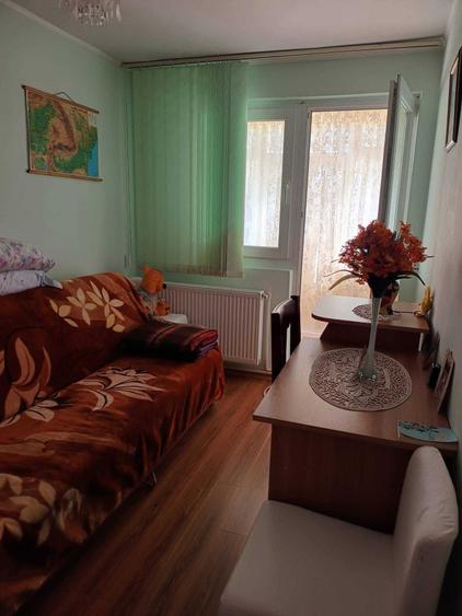 Apartament cu 2 camere semidecomandat, mobilat în Central