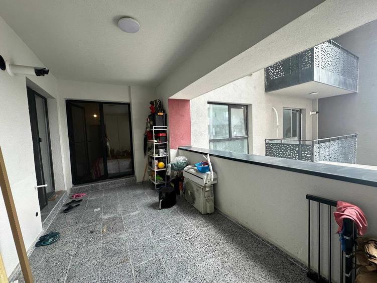 Apartament cu 3 camere în Cățelu
