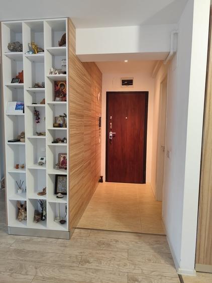 Apartament cu 2 camere semidecomandat în Central