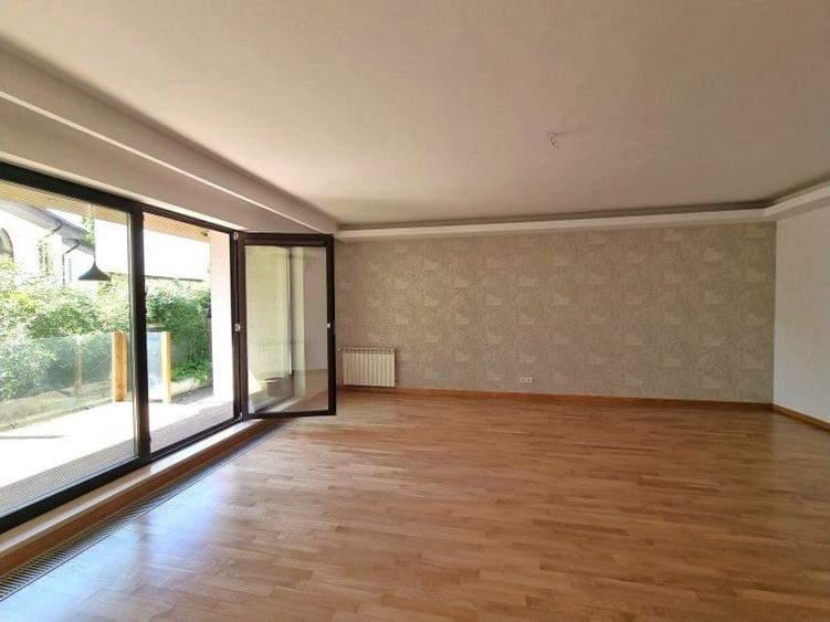 Apartament cu 4 camere în Kiseleff